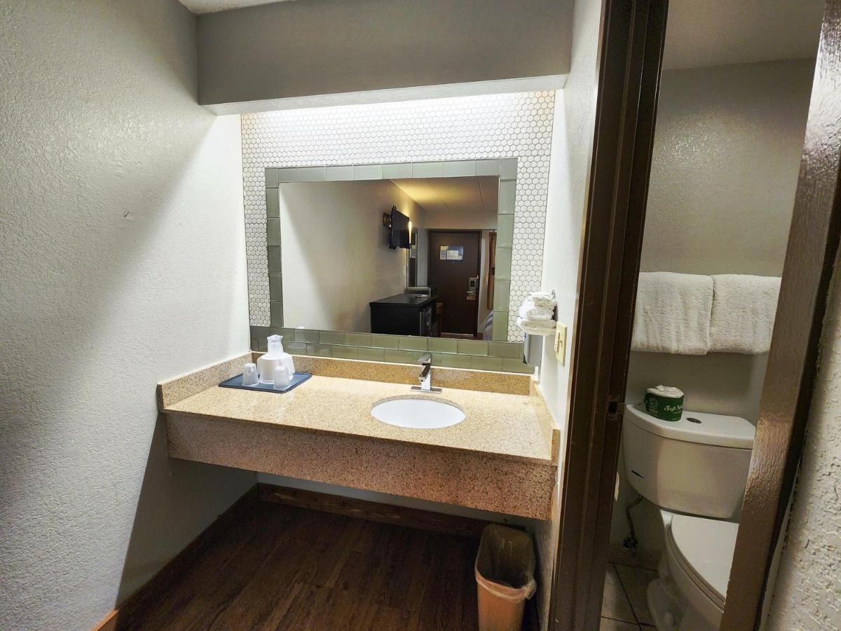 Americas Best Value Inn And Suites Little Rock Exteriör bild