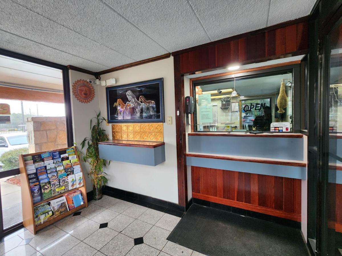 Americas Best Value Inn And Suites Little Rock Exteriör bild