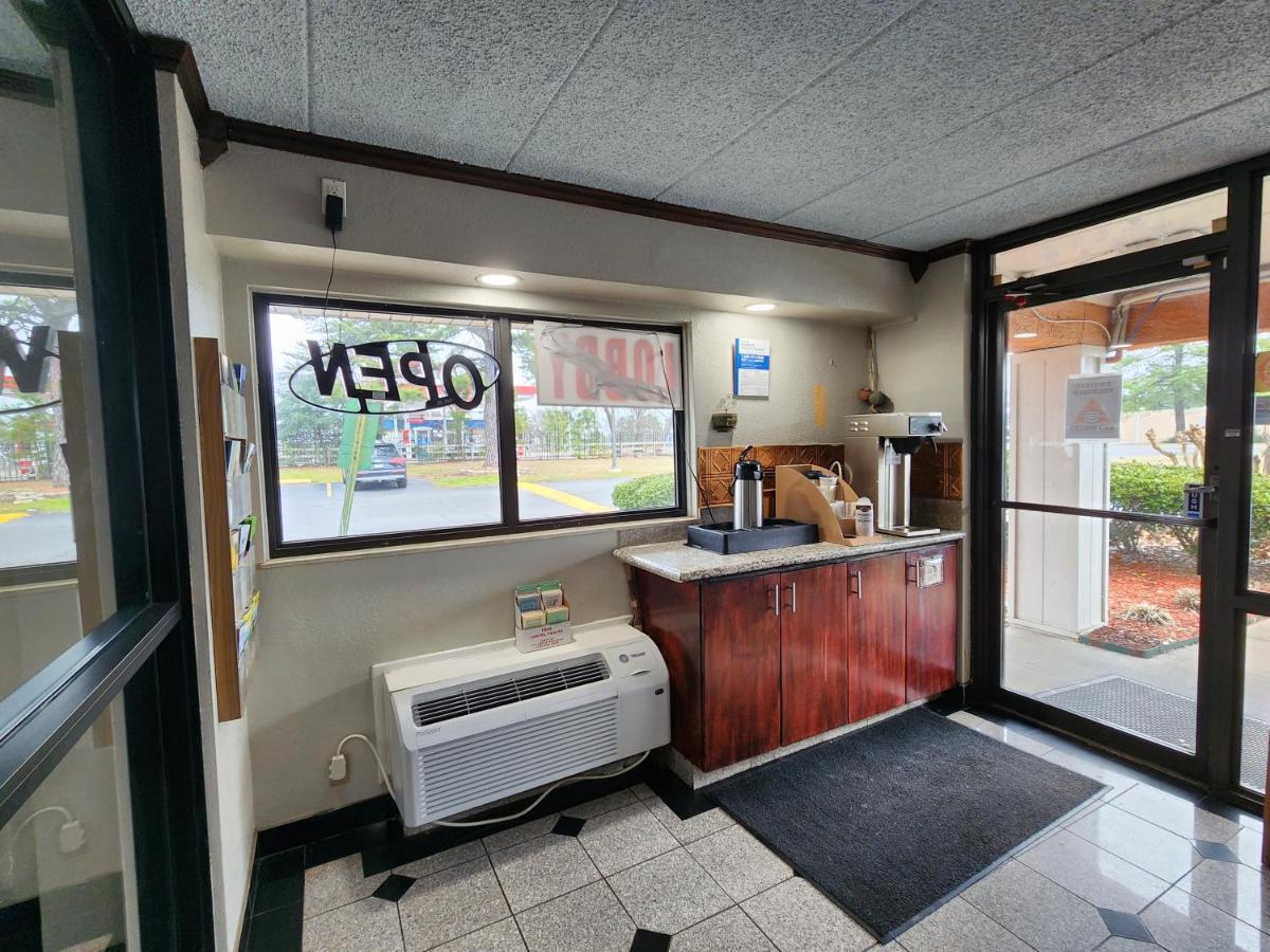 Americas Best Value Inn And Suites Little Rock Exteriör bild